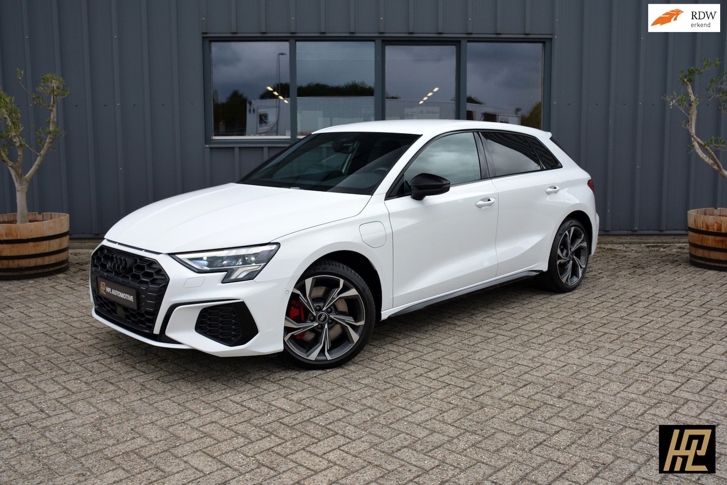 Audi A3 Sportback - 45 TFSI e S edition Competition * SoH 92% * ACC * 18" * B&O * Trekhaak * Carplay/Android * - AutoWereld.nl