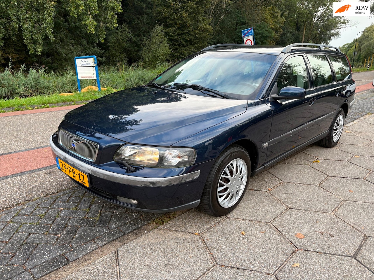 Volvo V70 - 2.4 Edition II + NIEUWE DISTRIBUTIE!! - AutoWereld.nl