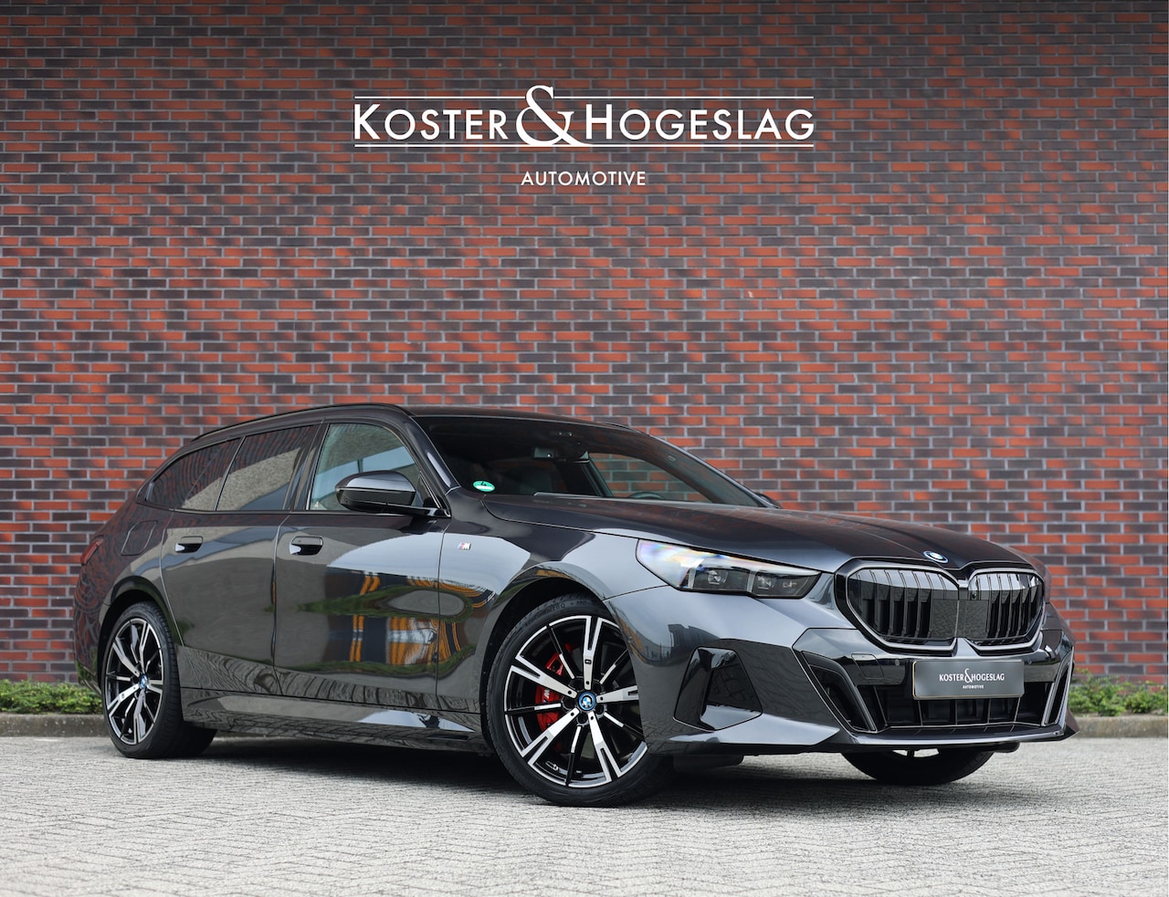 BMW 5-serie Touring - 550e xDrive | M Sport Pro - Trekhaak - H/K - AutoWereld.nl