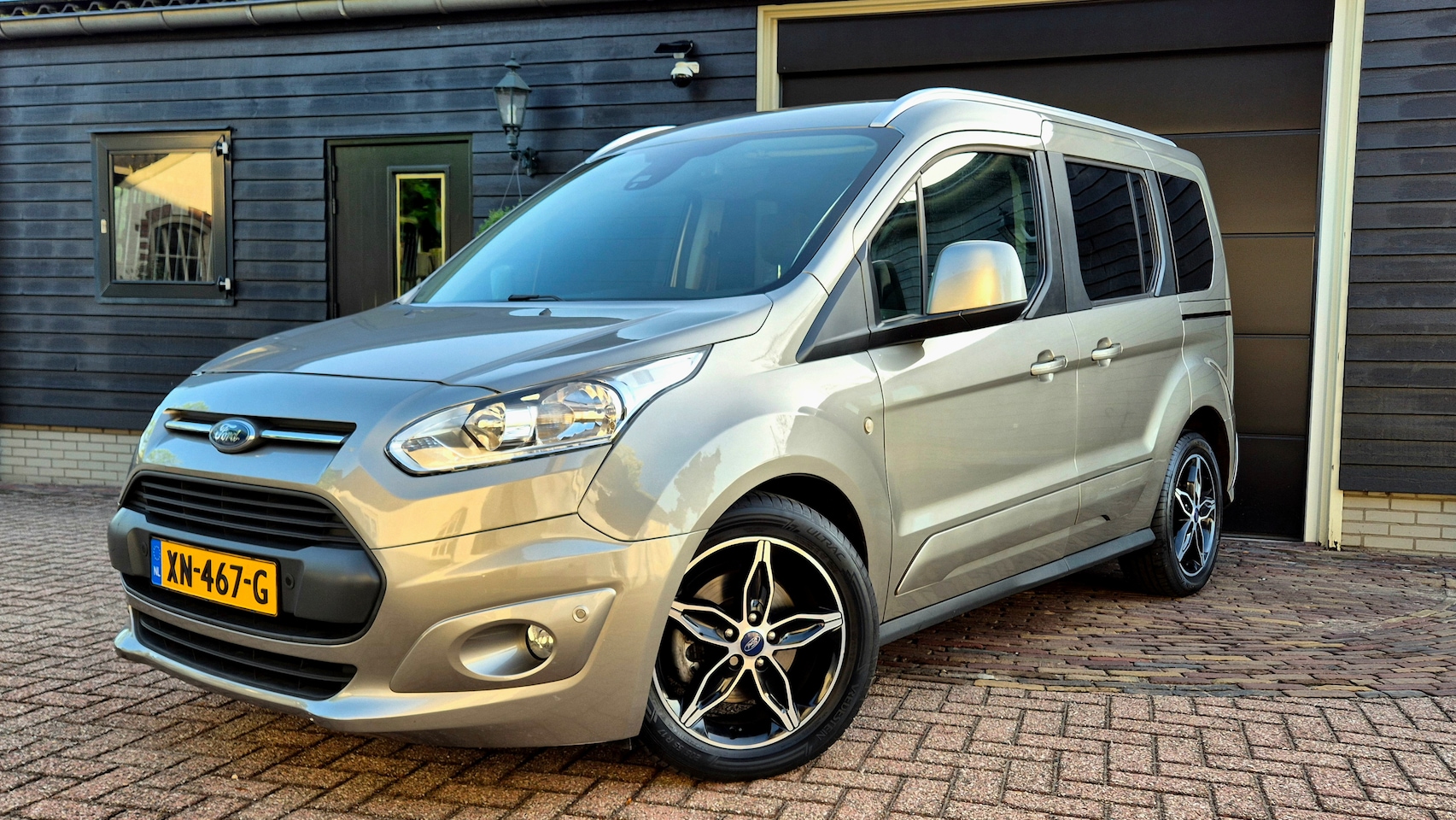 Ford Tourneo Connect Compact - 1.0 Titanium Rolstoeltakel/Inruil mogelijk - AutoWereld.nl