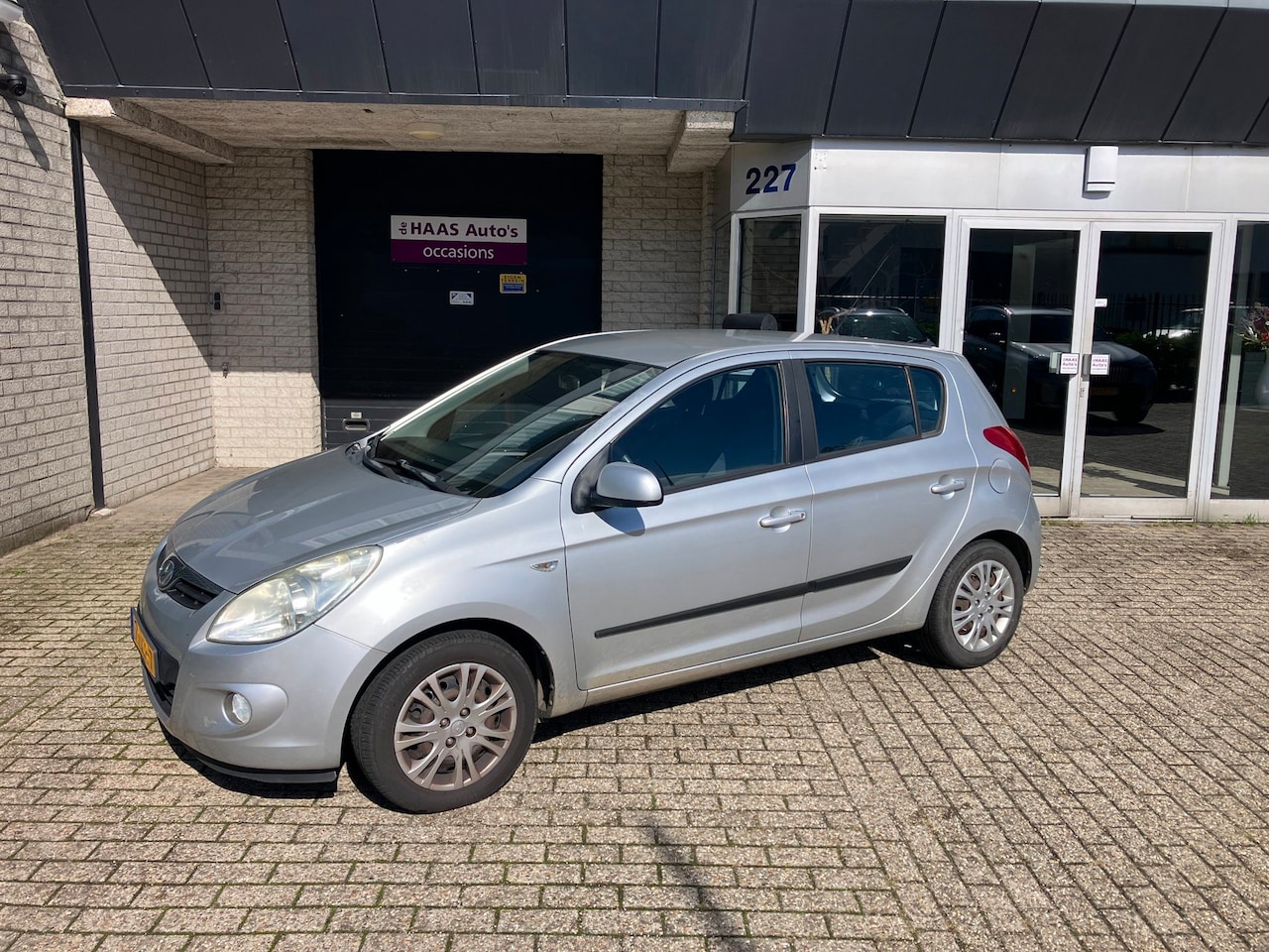 Hyundai i20 - 1.2i DynamicVersion / AIRCO / 5 DEURS / APK MEI 2027 / - AutoWereld.nl