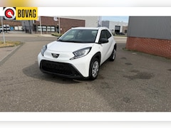 Toyota Aygo X - 1.0 VVT-i MT Play