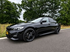 BMW 3-serie - 320i High Executive Edition
