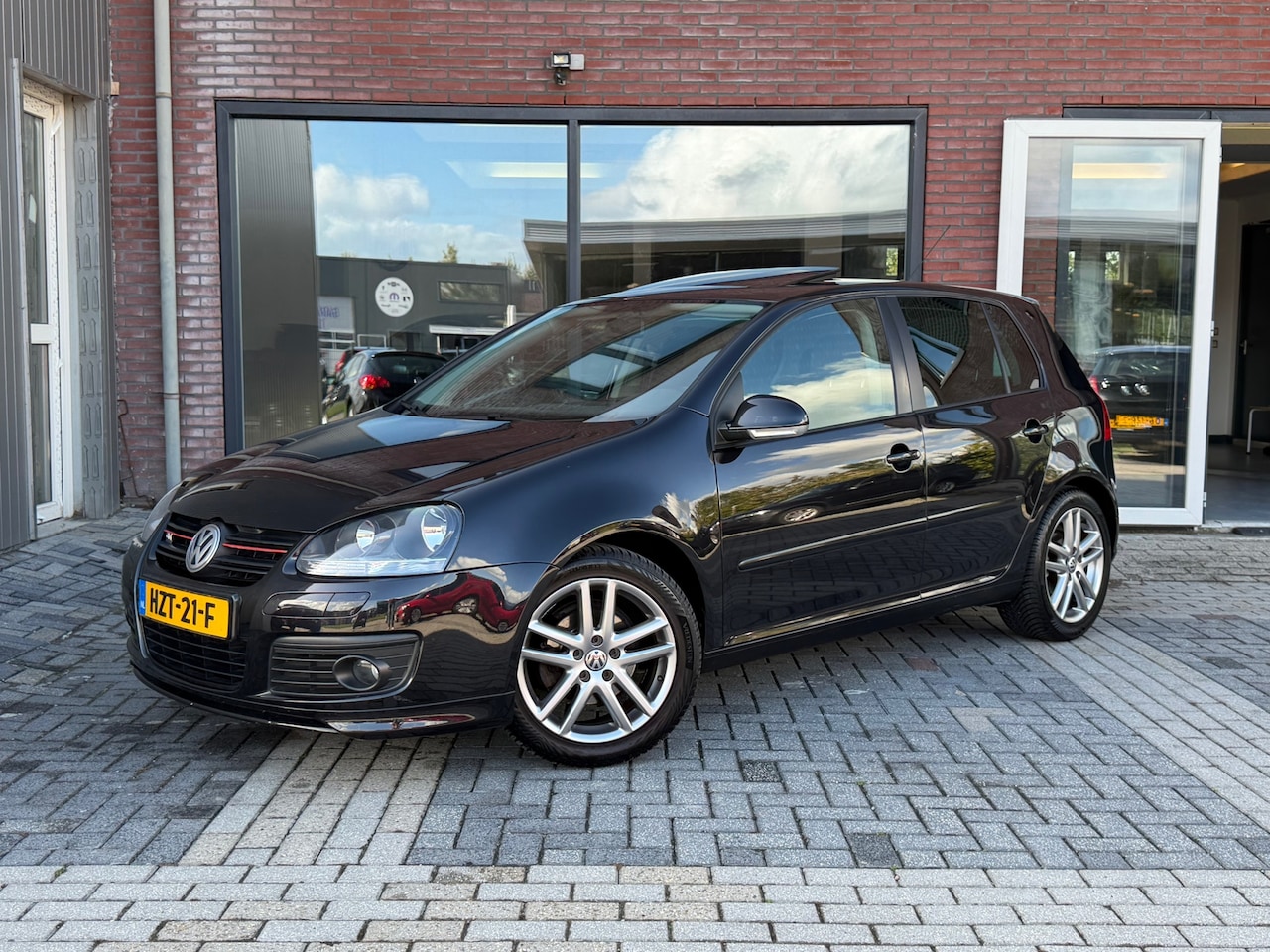 Volkswagen Golf - 1.6 GT Sport Business | Pano | Clima | CarPlay | Stoelverwarming | - AutoWereld.nl