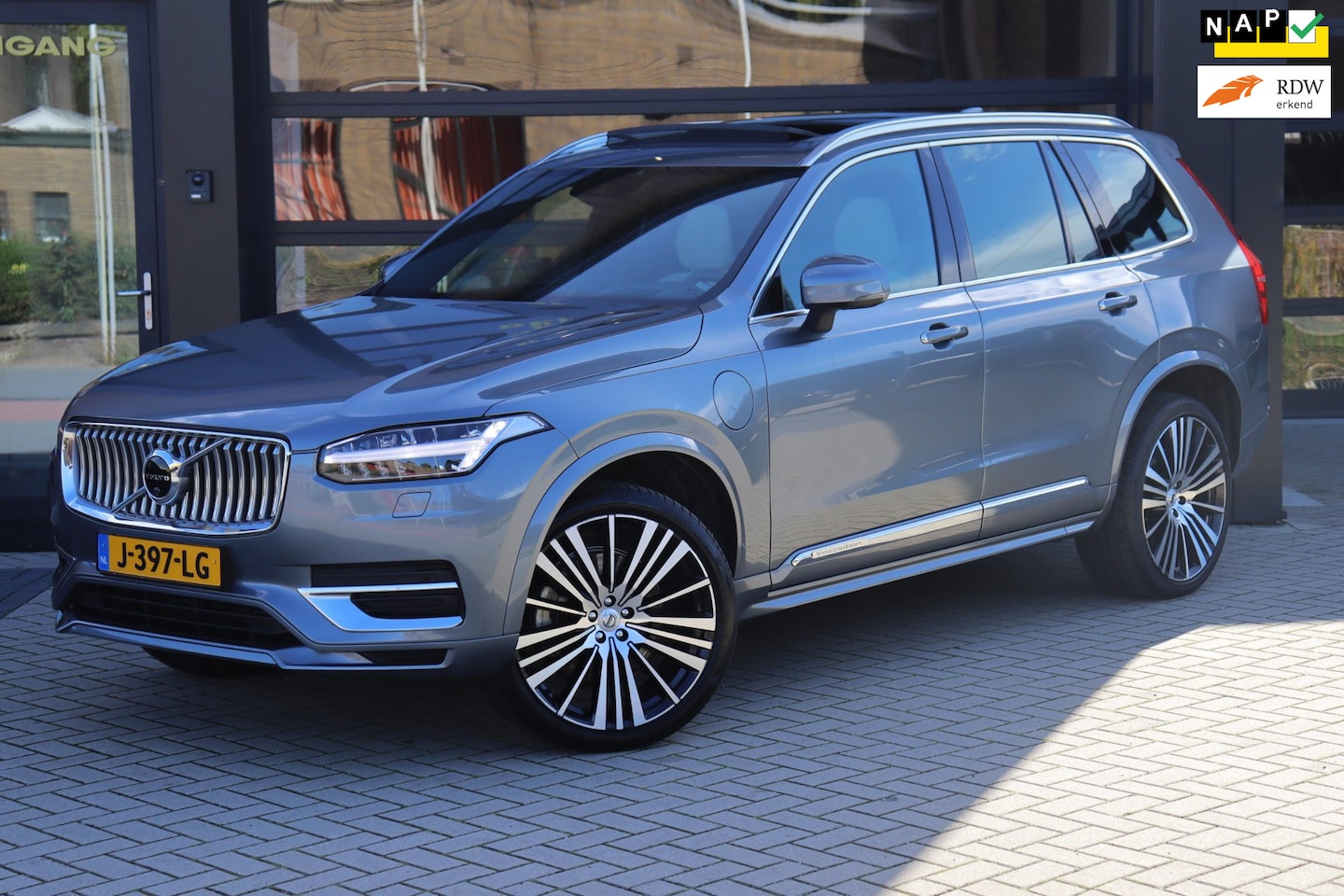 Volvo XC90 - 2.0 T8 Twin Engine AWD Inscription Intro Edition | NAP | Eerste Eigenaar |SOH 83% | Harman - AutoWereld.nl