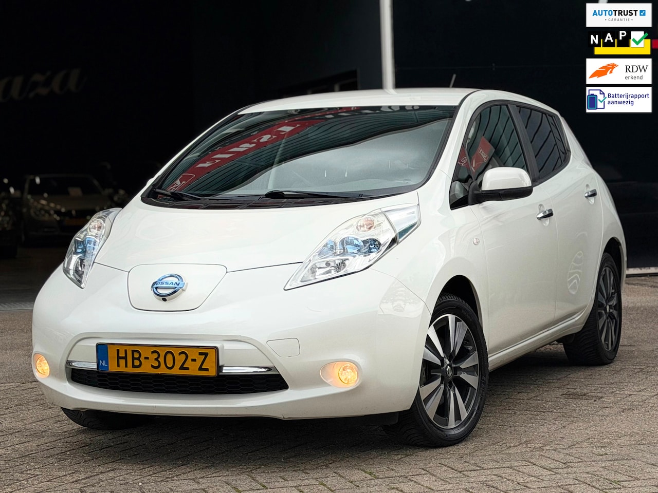 Nissan LEAF - Tekna 24 kWh STOEL-STUURVERWARMING/BOSE/360 CAMERA | KEURIGE AUTO ! - AutoWereld.nl