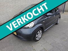Toyota Aygo - 1.0-12V + NIEUWE APK/AFLBEURT 3 MAANDEN GARANTIE