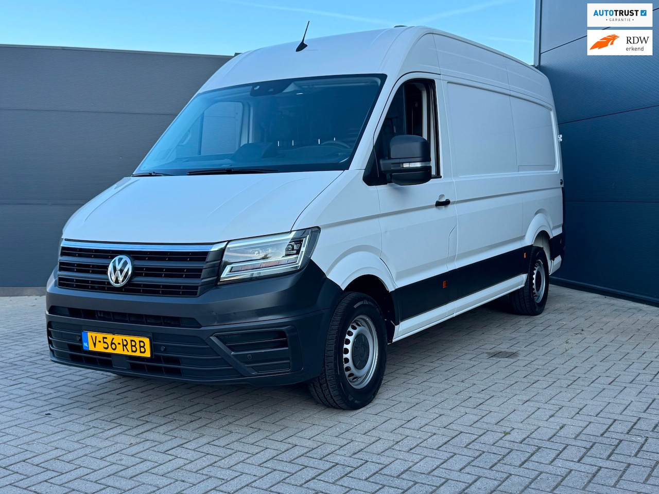 Volkswagen Crafter - 35 2.0 TDI L3H2 180 pk / Camera / PDC / Led - AutoWereld.nl