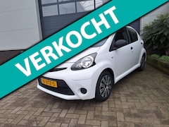 Toyota Aygo - | 1.0 VVT-i Comfort | Airco | Elektrische ramen |