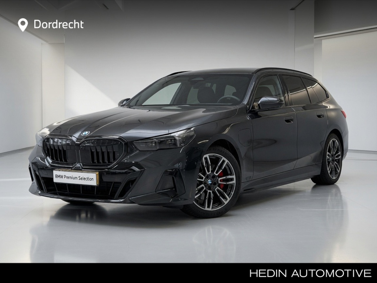 BMW 5-serie Touring - 530e M Sport Edition | 20" | Trekhaak | Driving Assistant Plus | Harman Kardon | Nu 67.895 - AutoWereld.nl