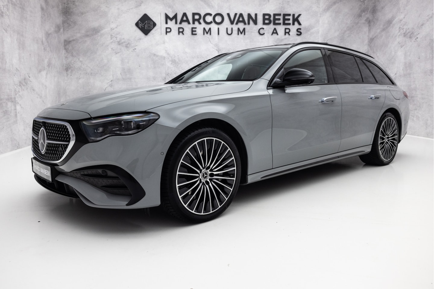 Mercedes-Benz E-klasse Estate - 300 e AMG Line | Hyperscreen | Pano | Luchtvering | Burmester | HU - AutoWereld.nl