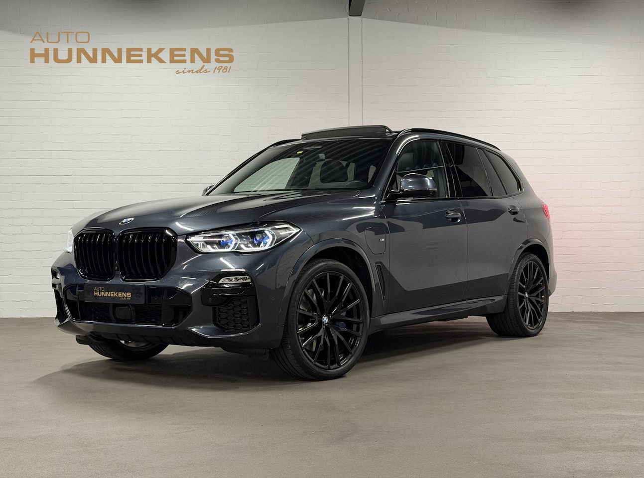 BMW X5 - xDrive45e High Executive M-Sport | Luchtvering | Adapt. cruise | Open dak | Trekhaak | Las - AutoWereld.nl