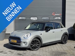 MINI 5-Deurs - 1.5 Cooper Chili Serious Business | Panoramdak | Navigatie | Climate Control | Privacy Gla