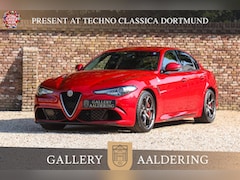 Alfa Romeo Giulia - 2.9 V6 Quadrifoglio Performance Edition "Manual and Carbon Seats by Sparco" Less than 25.0