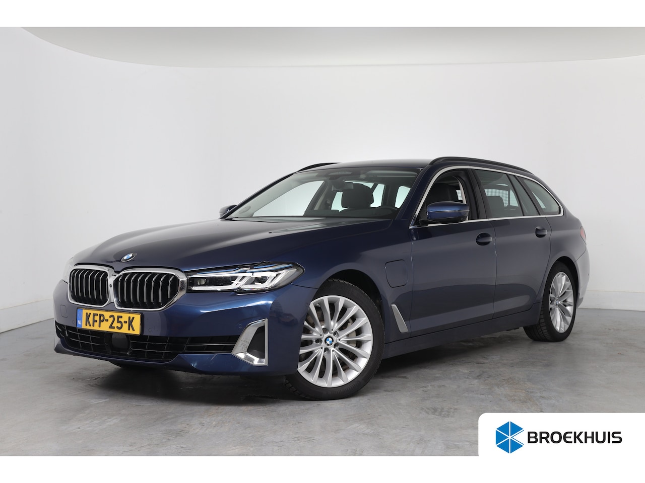 BMW 5-serie Touring - 530e xDrive High Executive | Dealer Onderhouden | Elektr Stoel + Mem | Stoelventilatie | T - AutoWereld.nl