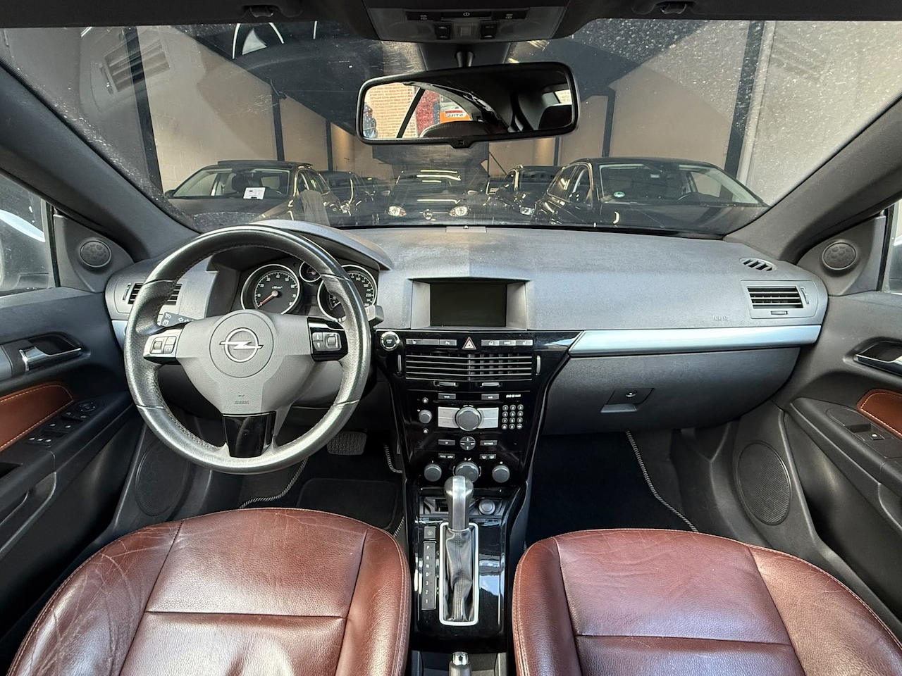 Opel Astra TwinTop - 1.8 Automaat | Stoelverw 2010 - AutoWereld.nl