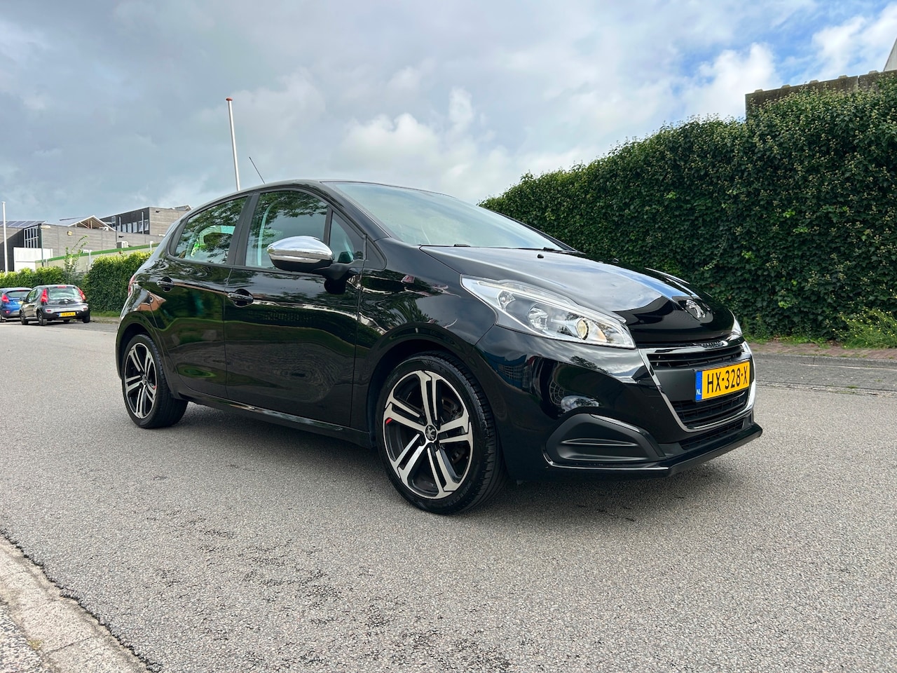 Peugeot 208 - 1.2 PureTech Active Automaat/NAP/Hagelschade - AutoWereld.nl