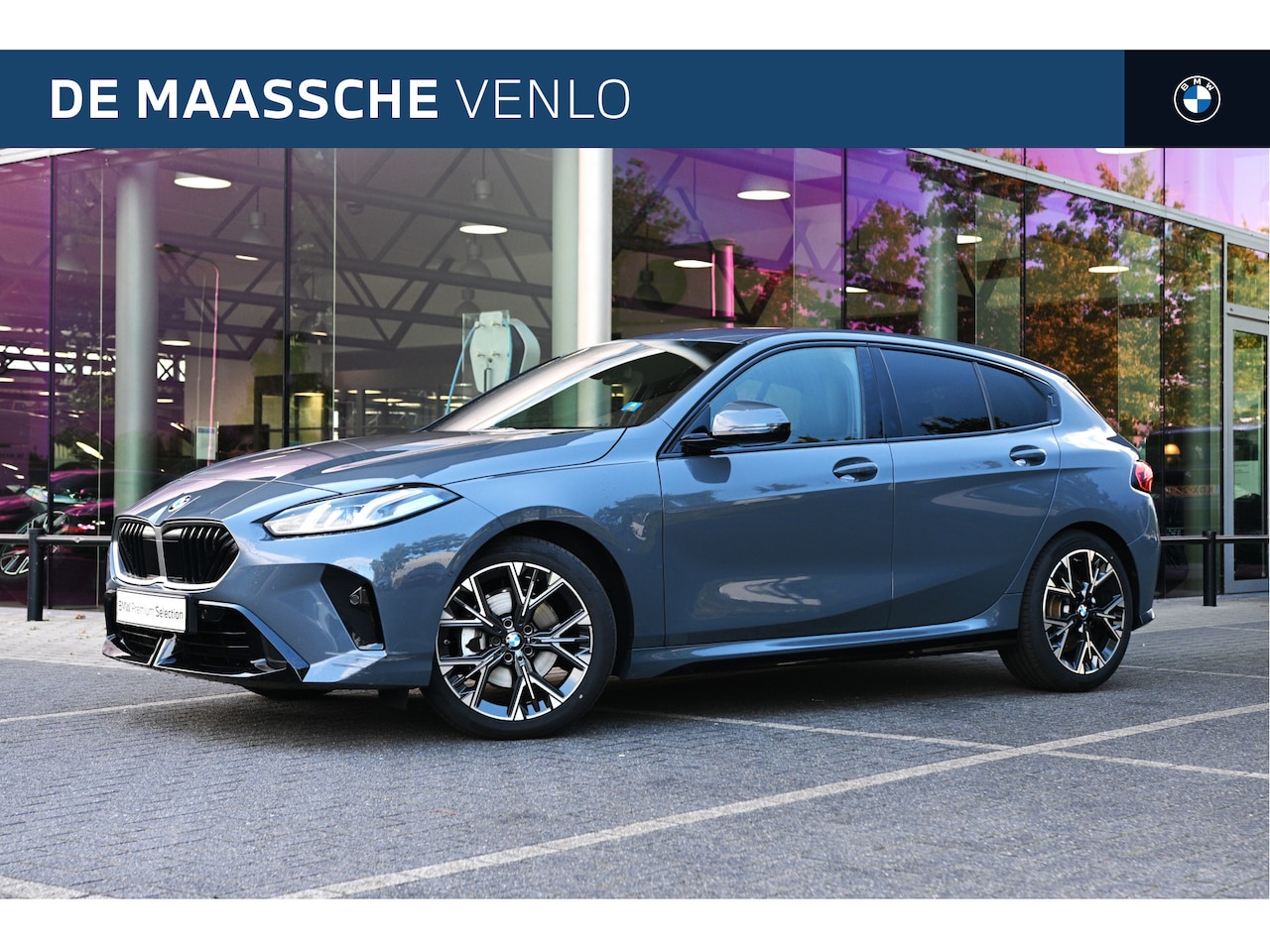 BMW 1-serie - 120 M Sport Automaat / Sportstoelen / Achteruitrijcamera / Stoelverwarming / PDC - AutoWereld.nl