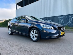 Volvo V40 - 1.6 T2 Momentum Navi/Stoelverwarming/Bluetooth/Trekhaak