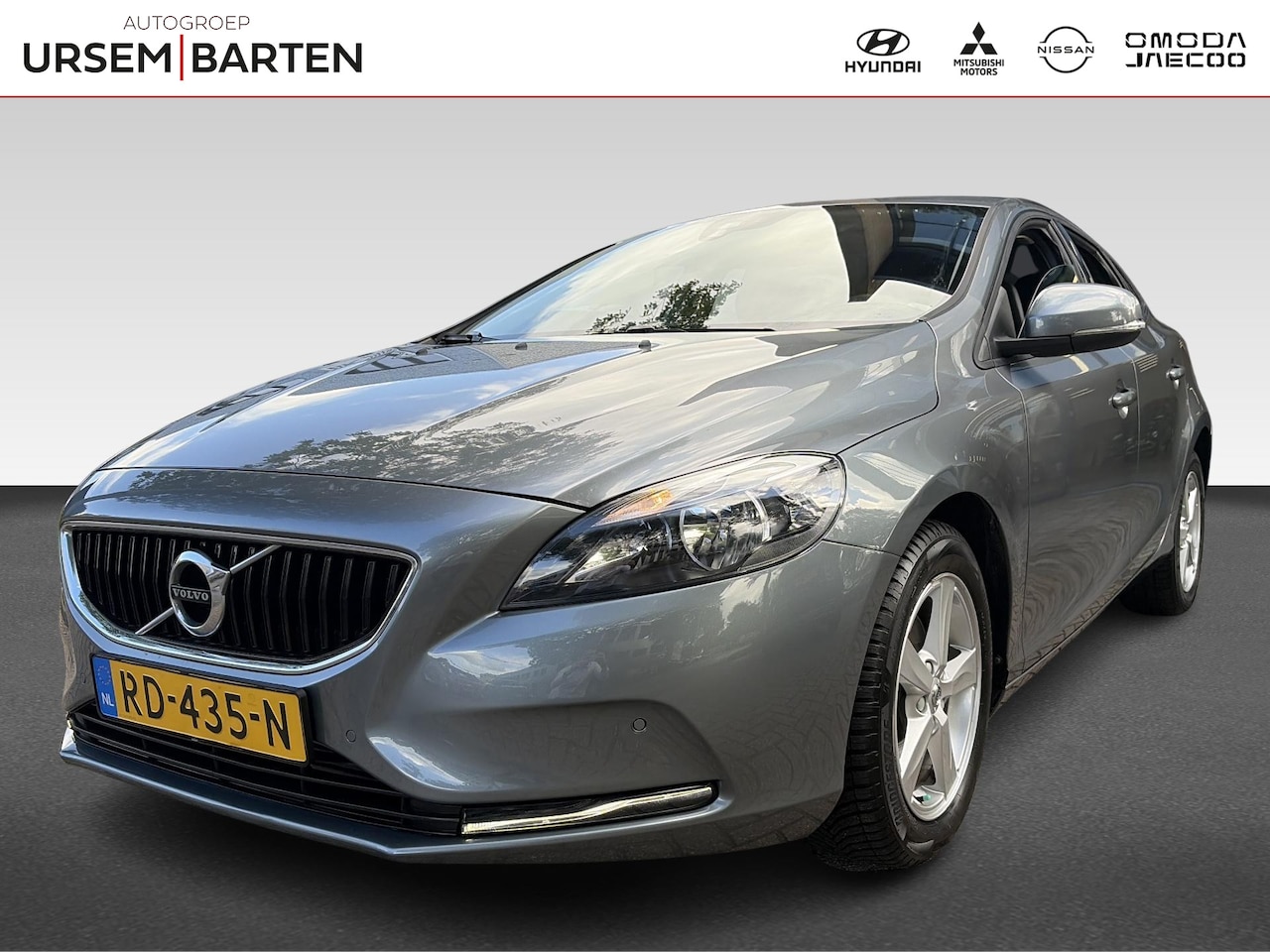 Volvo V40 - 2.0 T2 R-Design | Unieke kmstand! | Trekhaak | Airco (automatisch) | Cruise control | DAB - AutoWereld.nl
