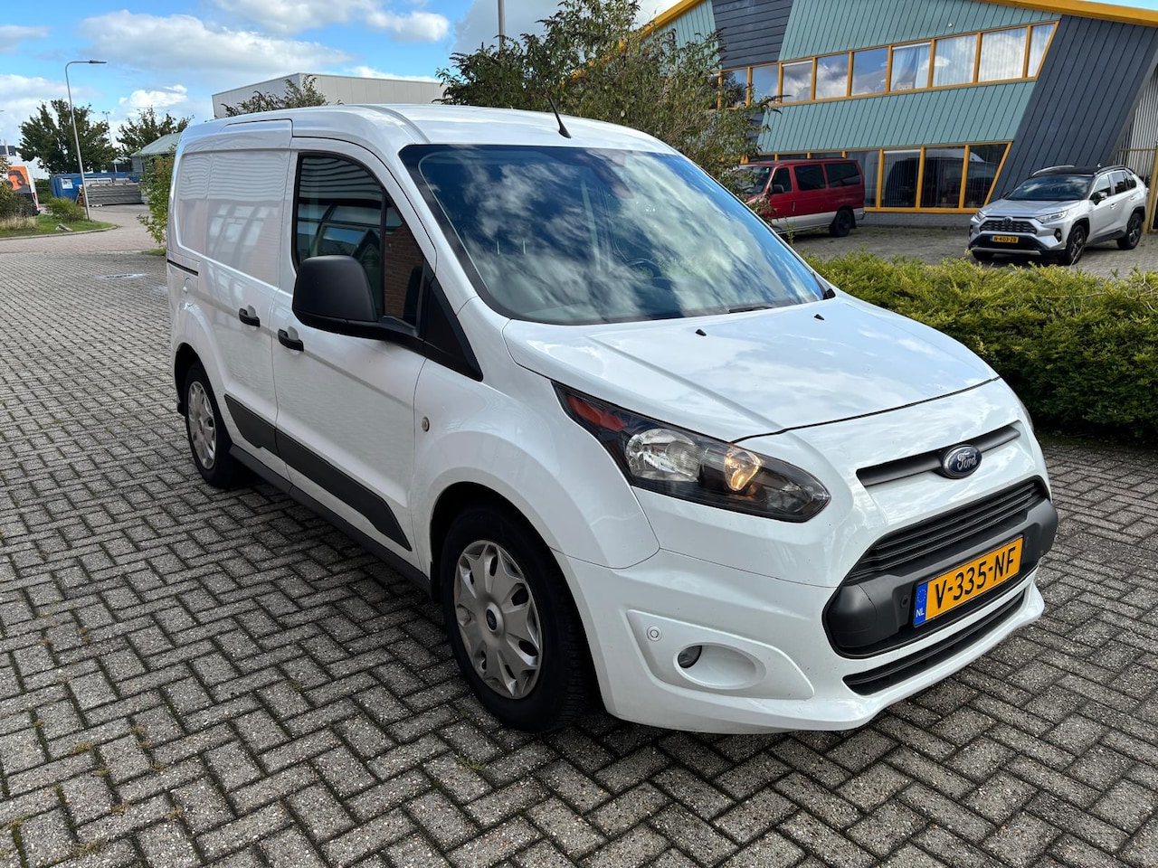 Ford Transit Connect - 1.5 TDCI L1 Trend *E6* BPM-vrij - APK 27-08-2027 - AutoWereld.nl