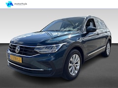Volkswagen Tiguan - 1.5 TSI Life Business | Airco (automatisch) | DAB ontvanger | Hill hold functie