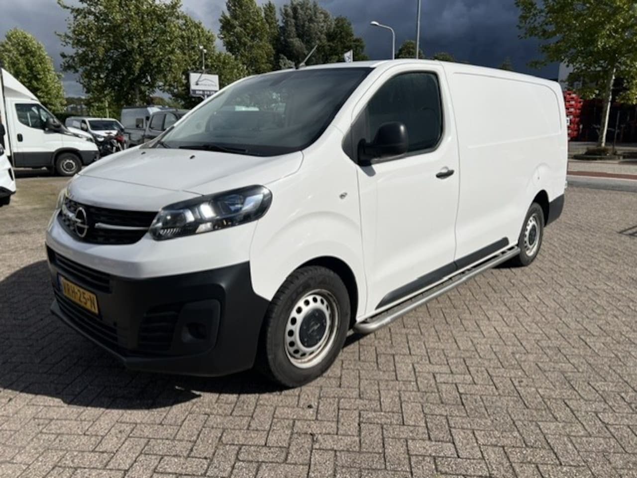 Opel Vivaro - 2.0 CDTI 106KW L3H1 Edition LANG AIRCO KLIMA NAVI EURO6 - AutoWereld.nl