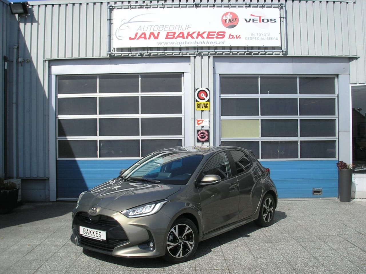 Toyota Yaris - 1.5 Hybride 115 First Edition 16.000 km - AutoWereld.nl