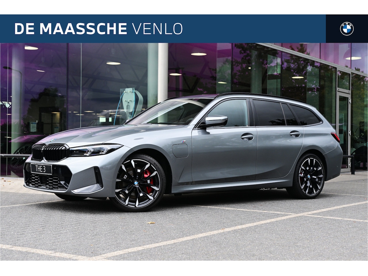 BMW 3-serie Touring - 330e M Sport Automaat / Panoramadak / Trekhaak / Harman Kardon / Adaptieve LED / Parking A - AutoWereld.nl