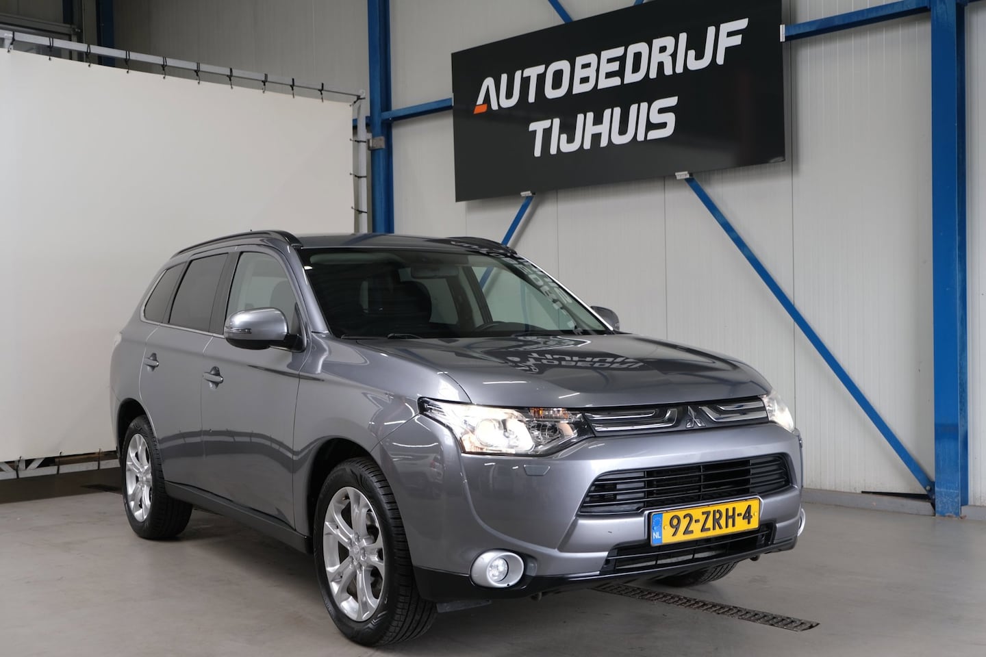 Mitsubishi Outlander - 2.0 Intense+ Automaat 7p. > EXPORT PRIJS < - AutoWereld.nl