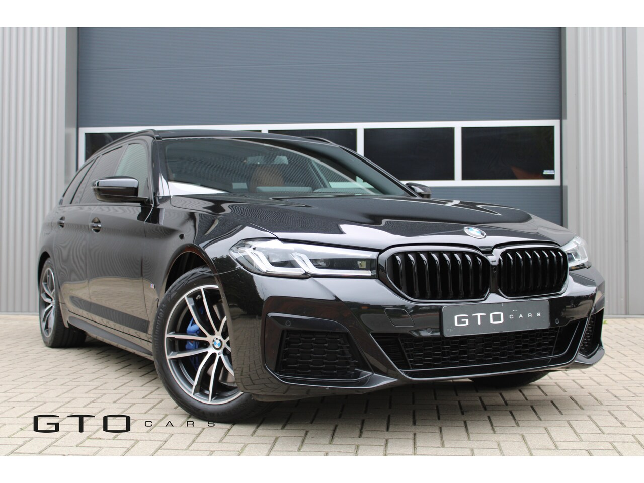 BMW 5-serie Touring - 530e High Executive | Pano | M Sport | Hifi | Mirror Pack | 20 inch - AutoWereld.nl