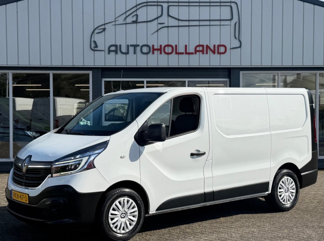 Renault Trafic - 2.0 DCI 88KW 120PK EURO 6 AIRCO/ CRUISE CONTROL/ NAVIGATIE/ TREKHAAK/ 100% DEALERONDERHOUD - AutoWereld.nl
