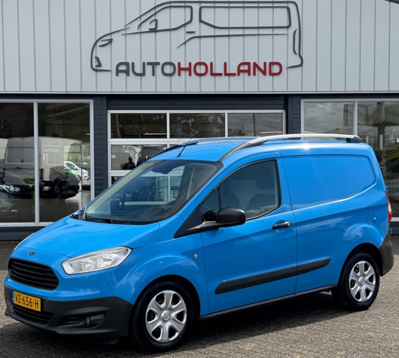 Ford Transit Courier - 1.5 TDCI 55KW 75PK EURO 6 AIRCO/ CRUISE CONTROL/ STOELVERWARMING/ 100% DEALERONDERHOUDEN - AutoWereld.nl