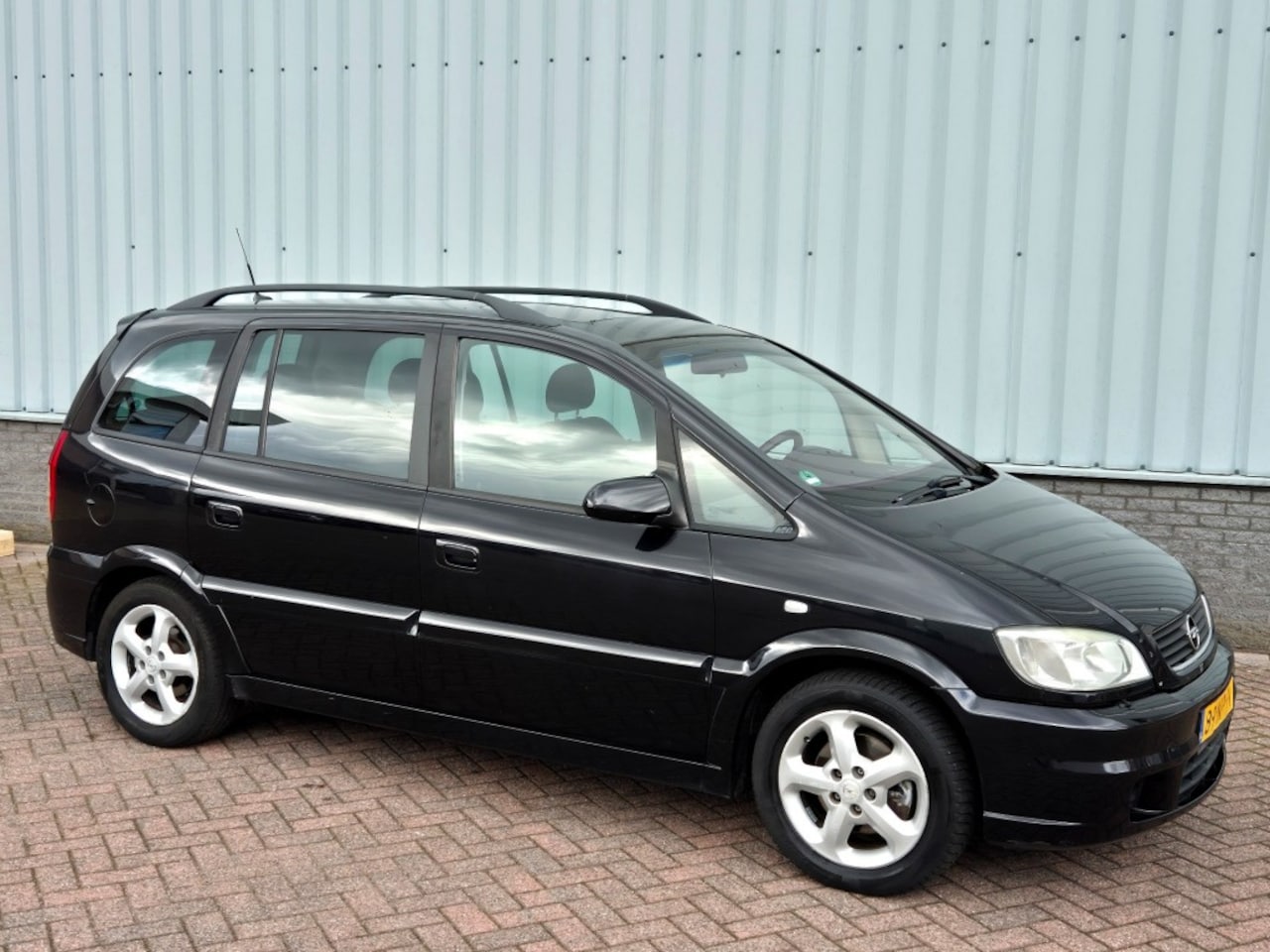 Opel Zafira - 2.2 16v Design Edition 7 Pers. Airco AUTOMAAT - AutoWereld.nl
