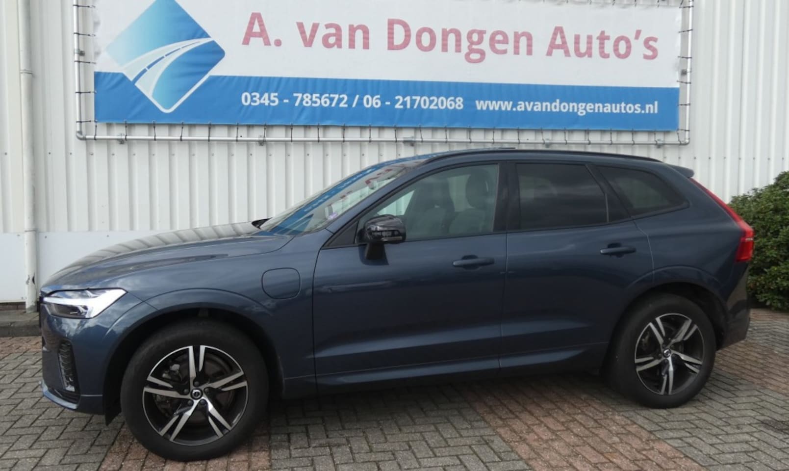 Volvo XC60 - 2.0 T6 AWD PLUS DARK LONG RANGE,Pano,Trhaak,ACC - AutoWereld.nl