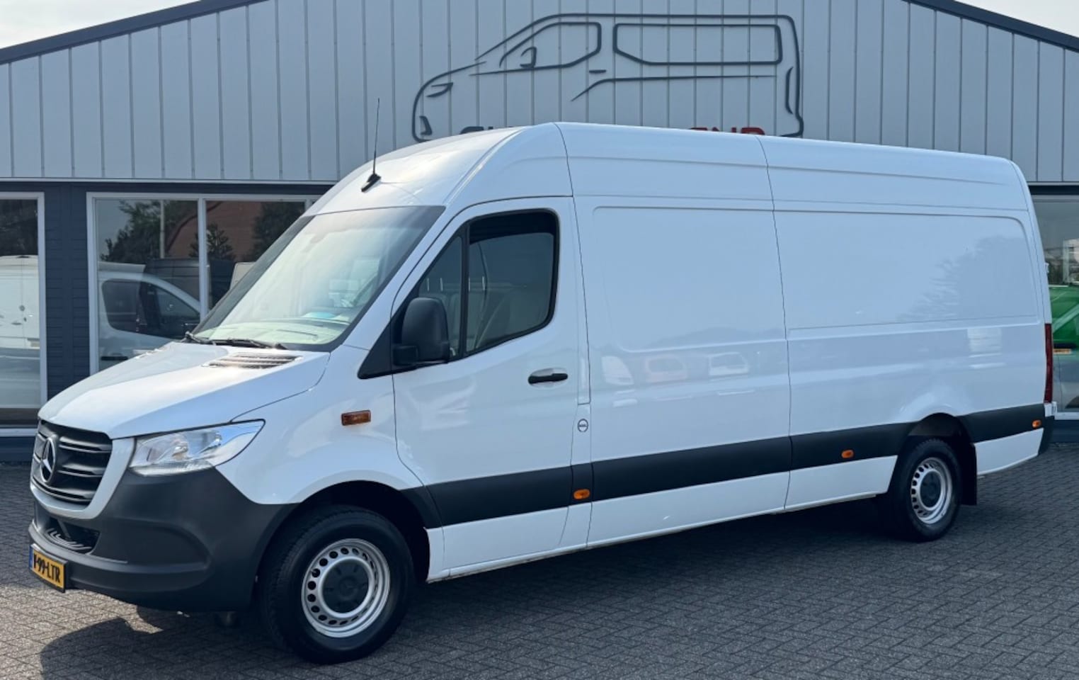 Mercedes-Benz Sprinter - 319 CDI 140KW 177PK L3H2 3.0 6 CILINDER V6 - AutoWereld.nl