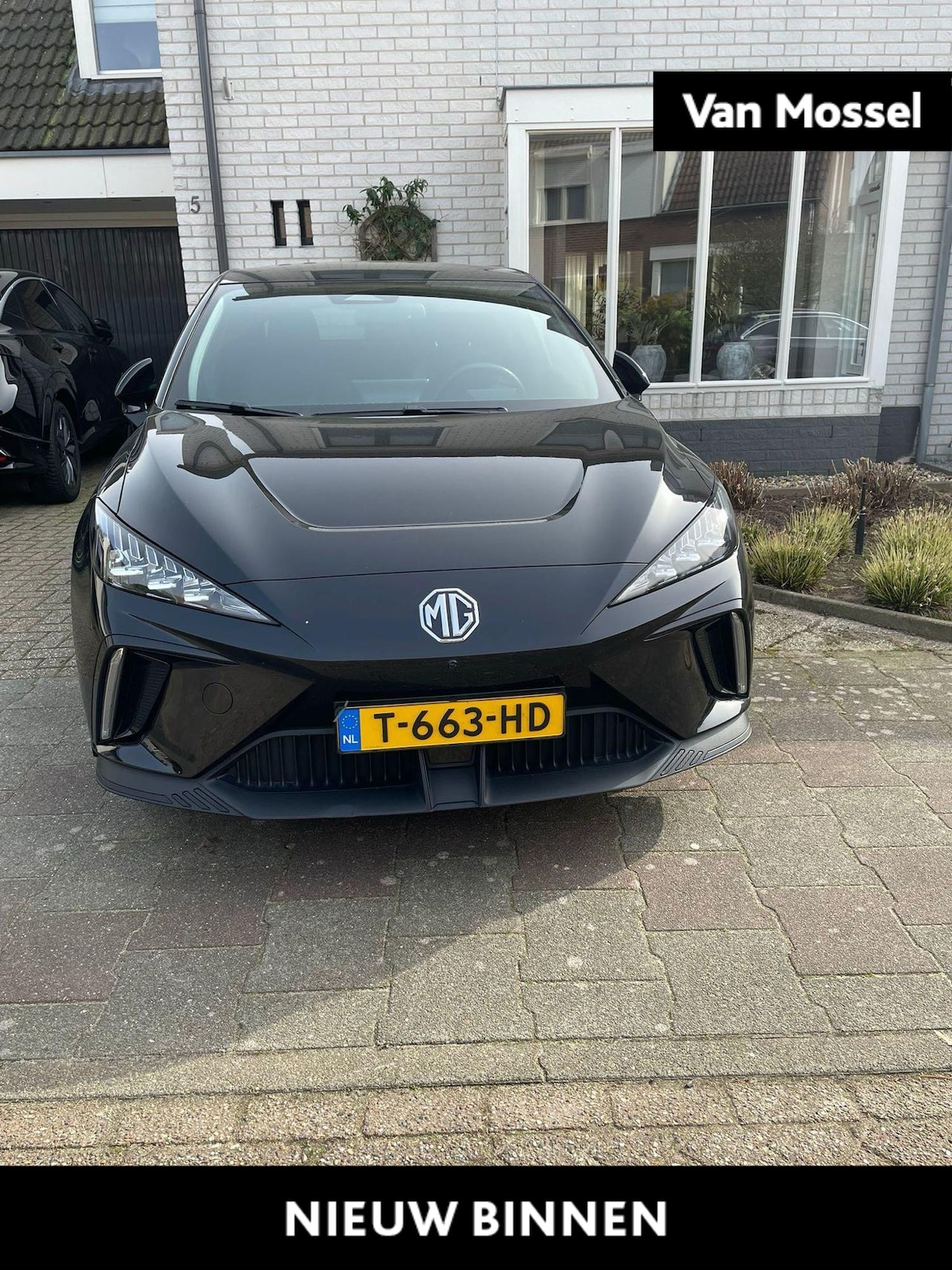 MG MG4 - Luxury 64 kWh LM Velgen | Trekhaak | Climate Controle | Adaptive Cruise Controle | Electri - AutoWereld.nl