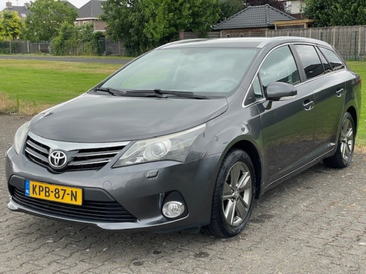 Toyota Avensis - 1.8 VVT-I Business / ECC/ Navi/ Cruise/ Camera/ Xenon/ LM - AutoWereld.nl
