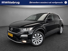 Volkswagen T-Roc - 1.0 TSI 110PK Style Business / Parkeersensoren V+A / Elektrische Achterklep / App-Connect