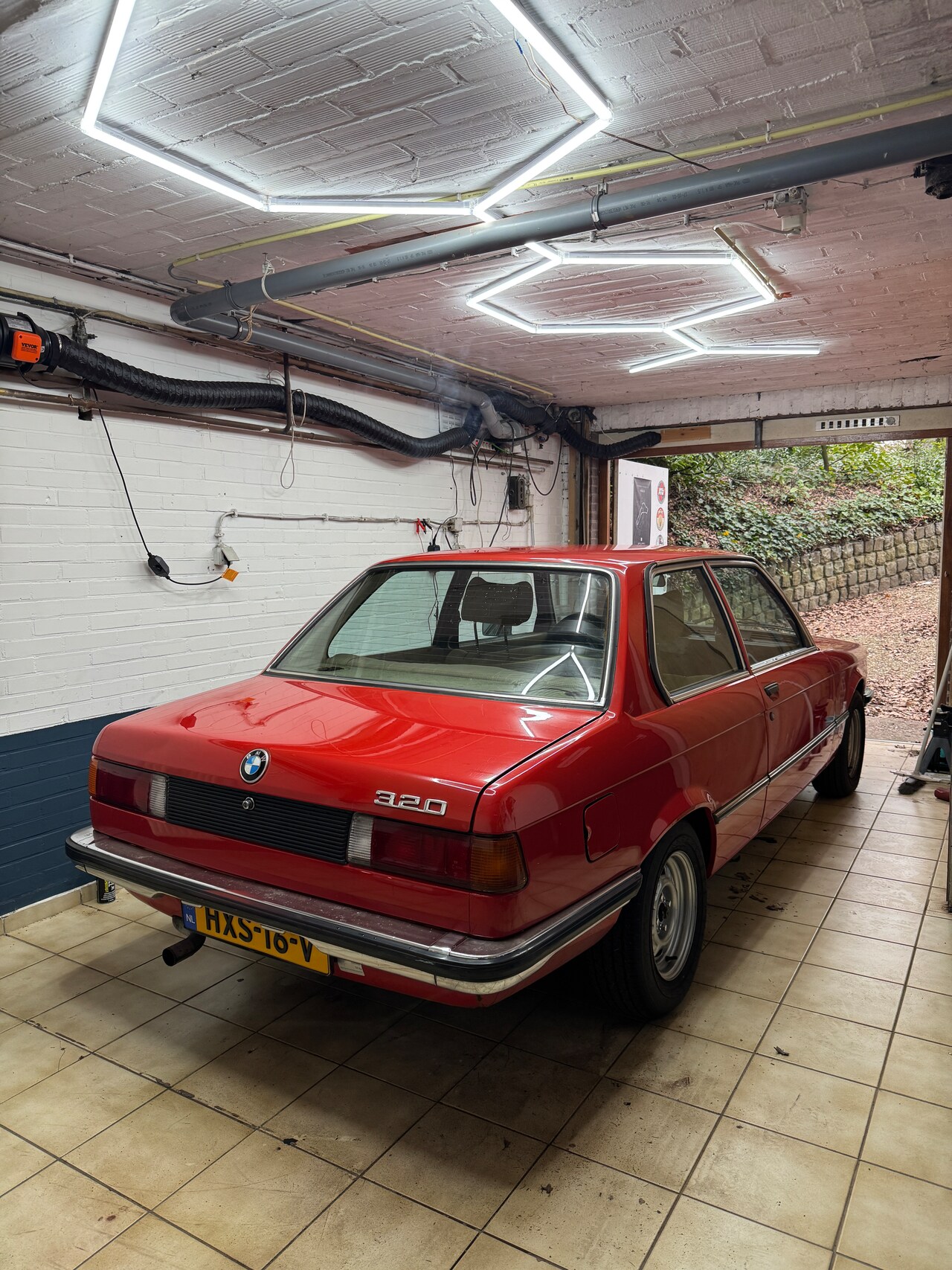 BMW 3-serie - 320 6 cilinder