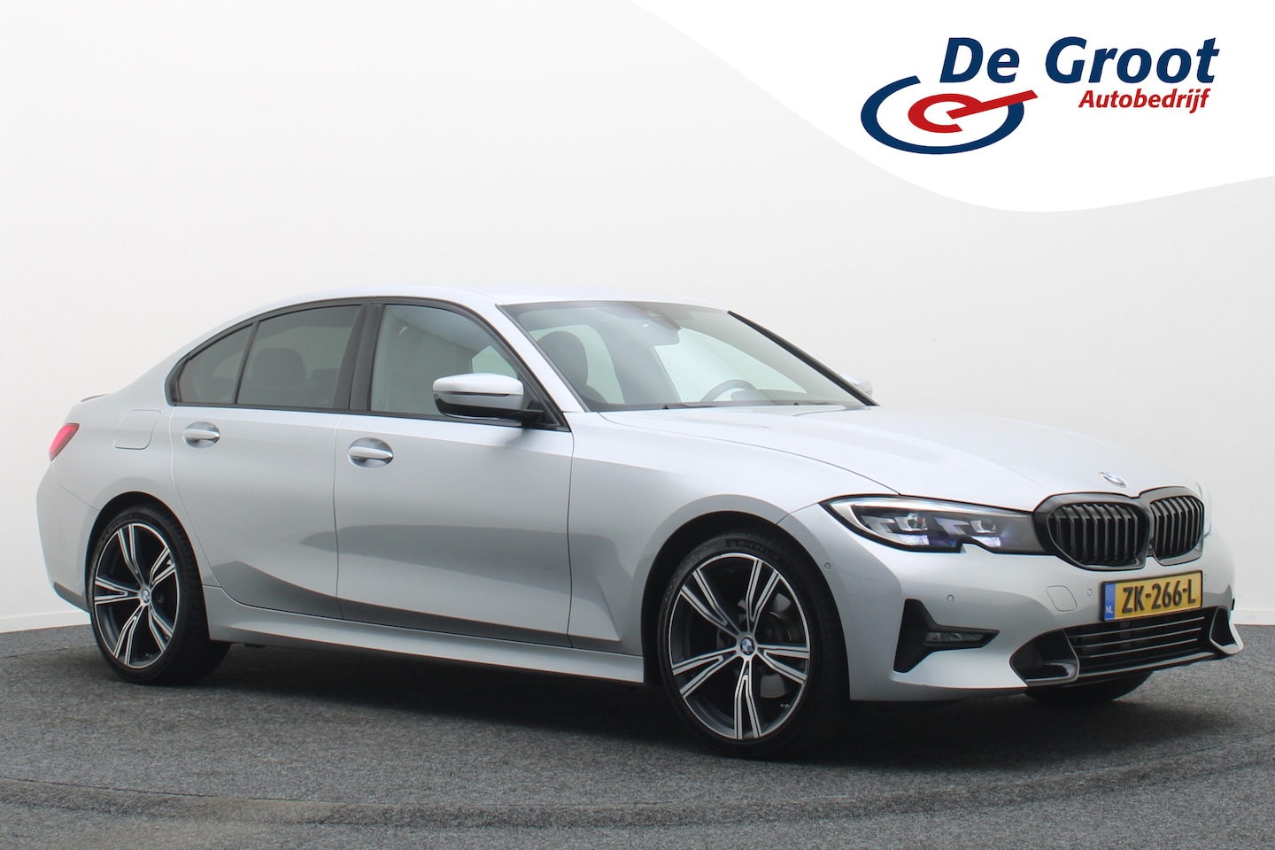BMW 3-serie - 320i Executive Edition Leder/Stof, Virtual, Cruise, Apple Carplay, LED, Climate, PDC, 19'' - AutoWereld.nl