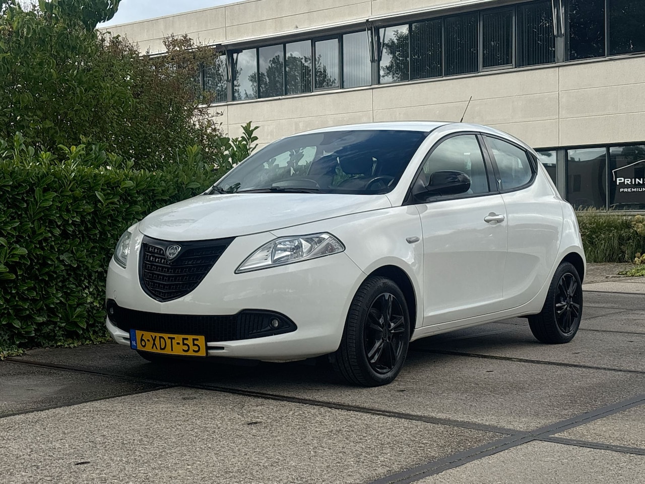 Lancia Y(psilon) - Ypsilon 0.9 TwinAir Elefantino Plus |CRUISE|ELEKTRISCHE RAMEN|NAVI|BLANKE LAK LAAT LOS MOT - AutoWereld.nl