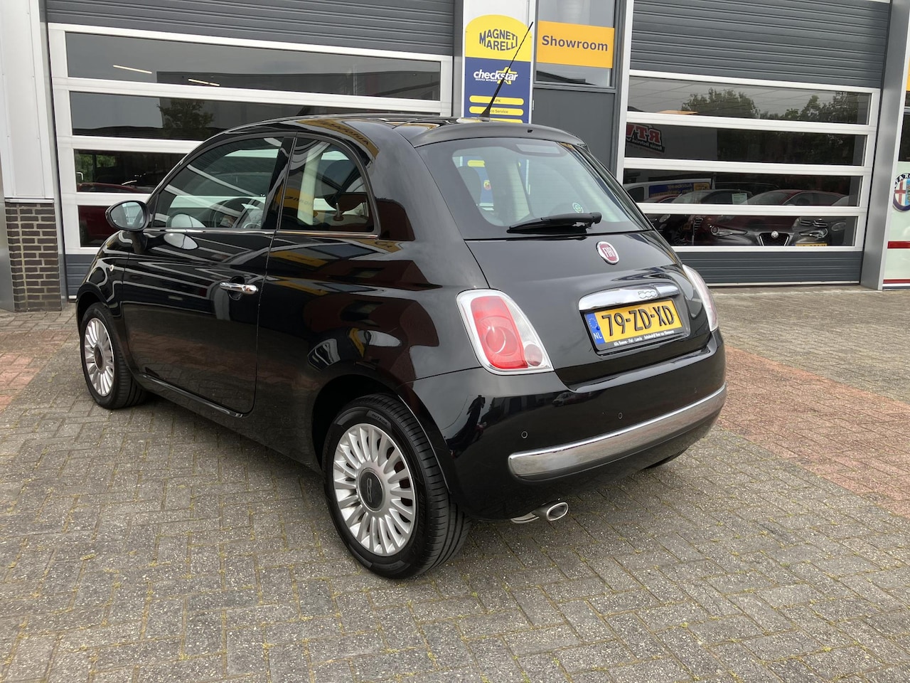 Fiat 500 - 1.2 Lounge | Panoramadak | Lichtmetalen velgen |
