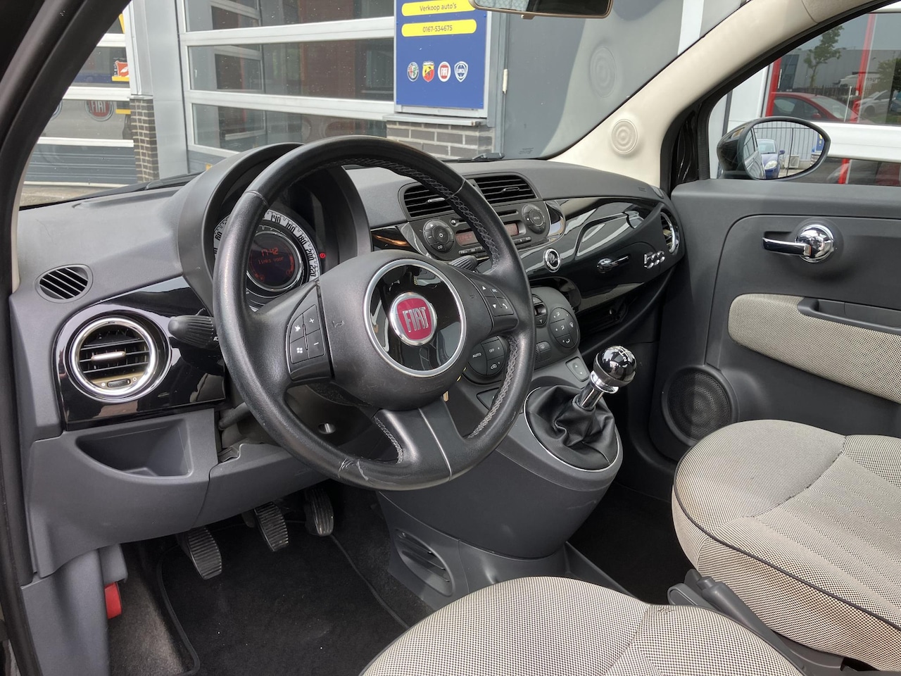 Fiat 500 - 1.2 Lounge | Panoramadak | Lichtmetalen velgen |