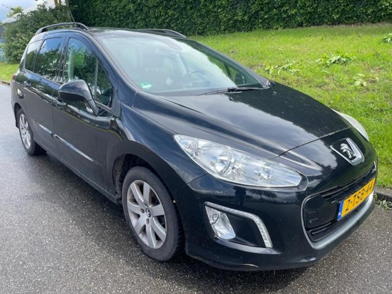 Peugeot 308 SW - 1.6 VTi Active - koppakking lek - AutoWereld.nl
