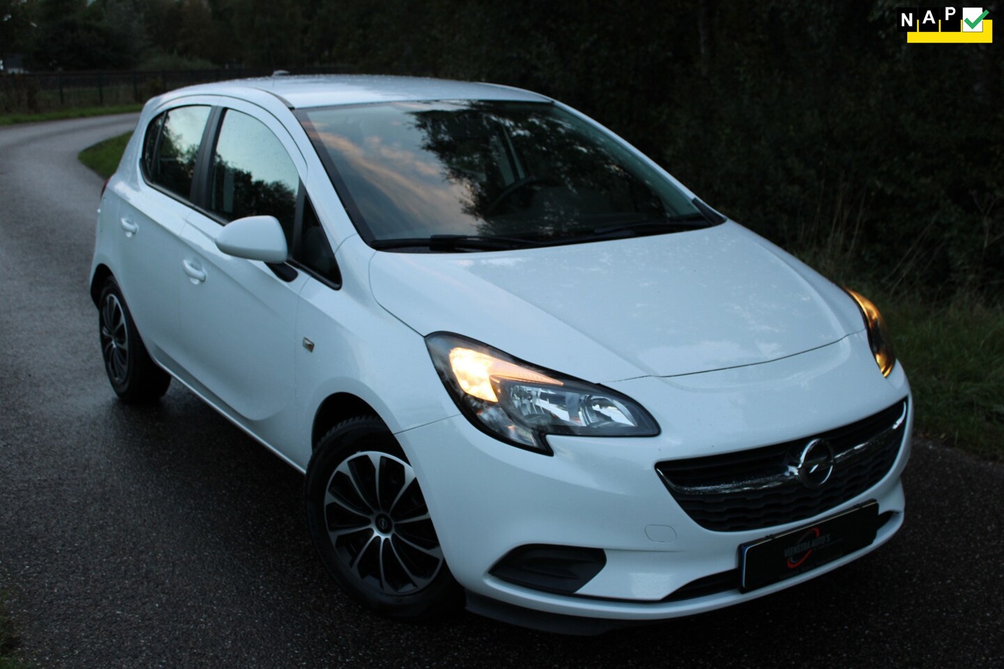 Opel Corsa - 1.0 Turbo Business+ Mooie Auto! 4x Nieuwe Banden! - AutoWereld.nl