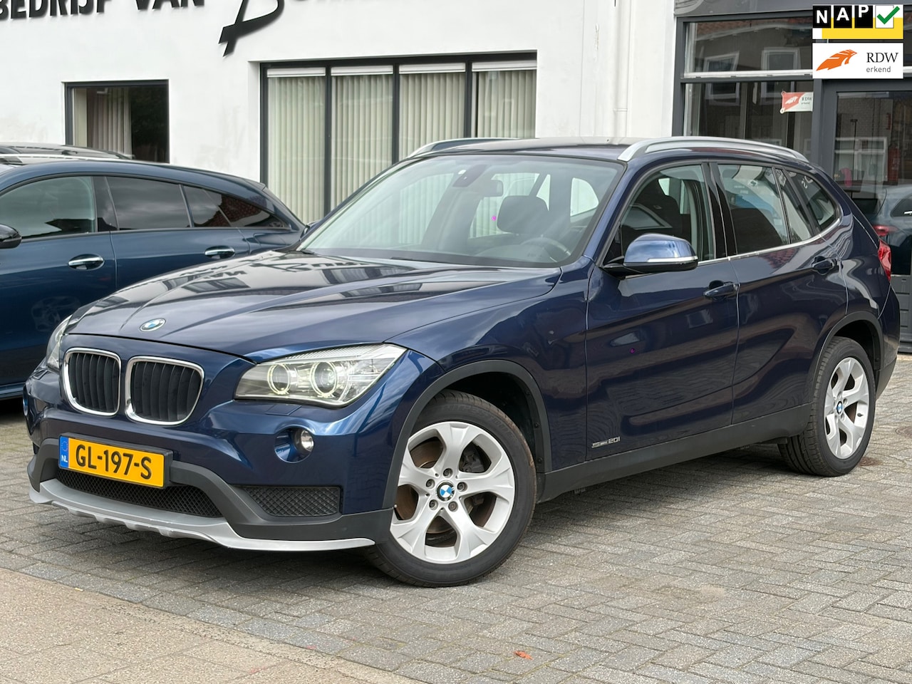 BMW X1 - sDrive20i Executive SDrive20i Executive, Trekhaak,Navigatie,L.M.Velgen,Climate control - AutoWereld.nl