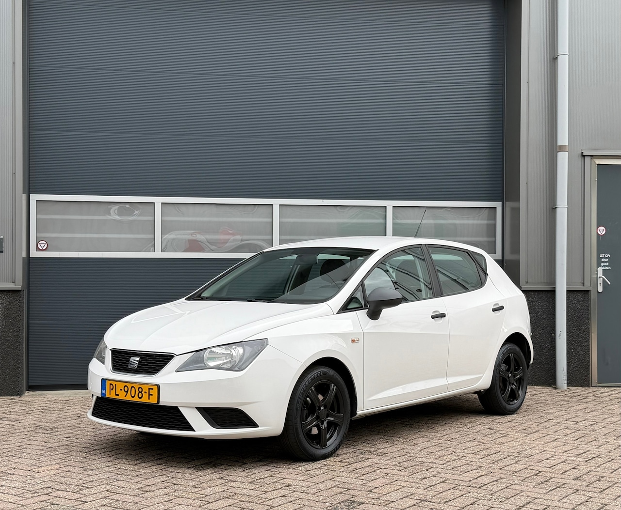 SEAT Ibiza - 1.2 Reference bj.2014 Airco|Radio cd|Nette staat. - AutoWereld.nl