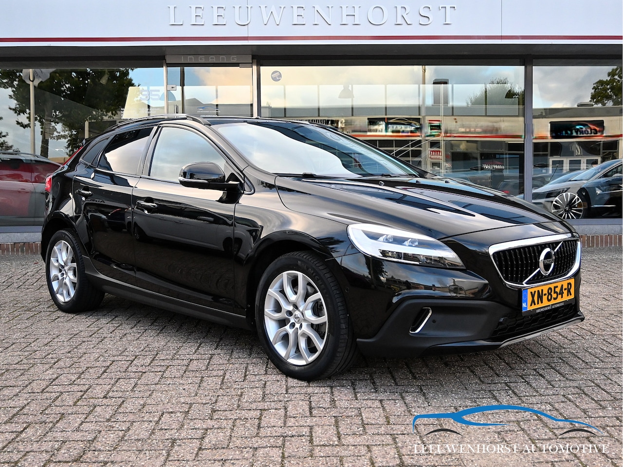 Volvo V40 Cross Country - 1.5 T3 Polar+ Luxury 1.5 T3 Polar+ Luxury, AUTOMAAT, leer, panodak, navi, clima, cruise, NL-dealerauto - AutoWereld.nl