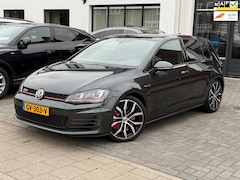 Volkswagen Golf - 2.0 TSI GTI Performance, NAP, Panoramadak, Stoelverwarming, Leder, 19 Inch.L.M.Velgen
